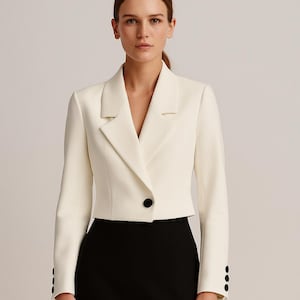 クロップドブレザージャケット - エレガントなコットンブレンド、シングルボタンスーツコート