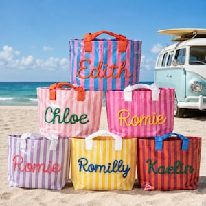 Personalisierte Gestreifte PVC Strand Tragetasche, Benutzerdefinierte Seil Name Carryall, Bunte Pool Tasche, Geburtstagsgeschenk für Sie, Sommerferien Schulter Tragetasche Bild 1