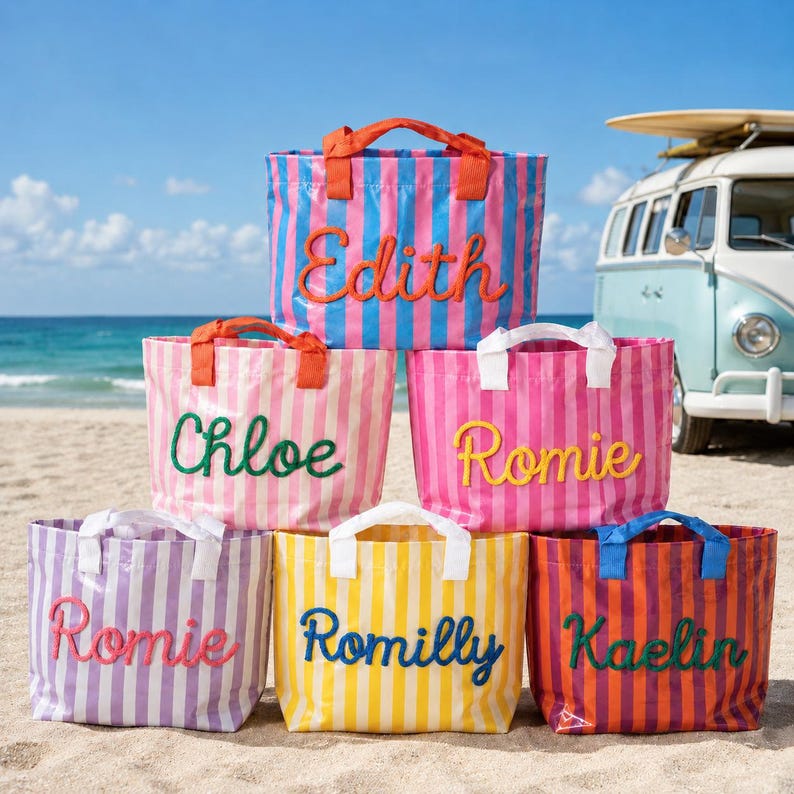 Personalisierte Gestreifte PVC Strand Tragetasche, Benutzerdefinierte Seil Name Carryall, Bunte Pool Tasche, Geburtstagsgeschenk für Sie, Sommerferien Schulter Tragetasche Bild 1