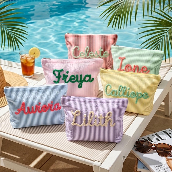 Nécessaire de maquiagem personalizada em seersucker, estojo de viagem para férias, nécessaire de chenille personalizada com nome, bolsa de praia de verão, organizador de cosméticos, presente para ela.