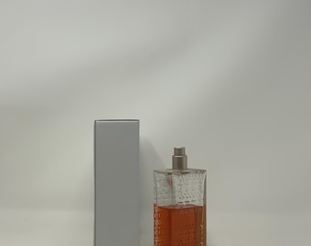 Alaïa Paris Eau de Parfum 100ml, nivel de llenado 50% como se muestra en la imagen