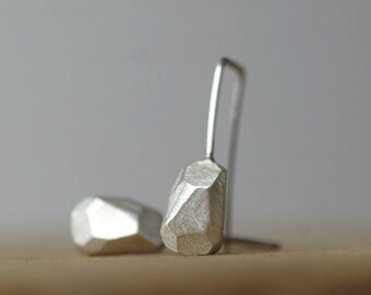 Minimal sterling silver drop earrings, silver stone on wire earrings, modern, wearable, handmade earrings