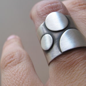 3Dots Silver Wide Statement Ring, contemporary, wearable, modern, elegant, handmade, everyday ring image 2