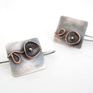 Boucles d’oreilles en argent pendent fleur mélange métal argent sterling et cuivre, boucles d’oreilles romantiques, cadeau d’inspiration vintage pour elle, bijoux croates