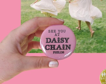 Przyciski fotograficzne Olivia Rodrigo z Daisy Chain Fields