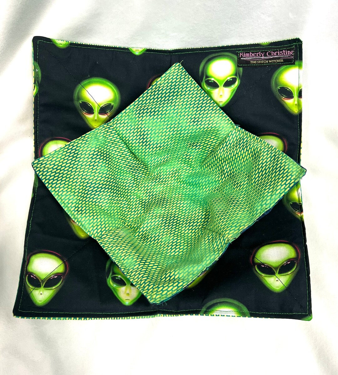 Microwavable Bowl and Plate Cozy Set - Alien UFO Themed Heat Protectors ...