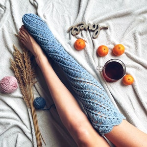 Crochet PATTERN - Twirling Toes Socks