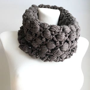 Crochet Scarf Pattern - Bob Cowl