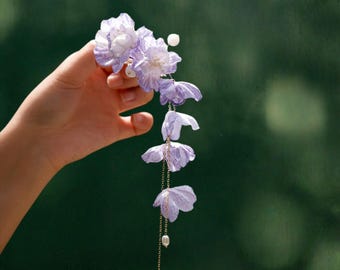 Handgemaakte zijden blauweregen haarspeld met leliekwastje – bloemenhaaraccessoire voor dames
