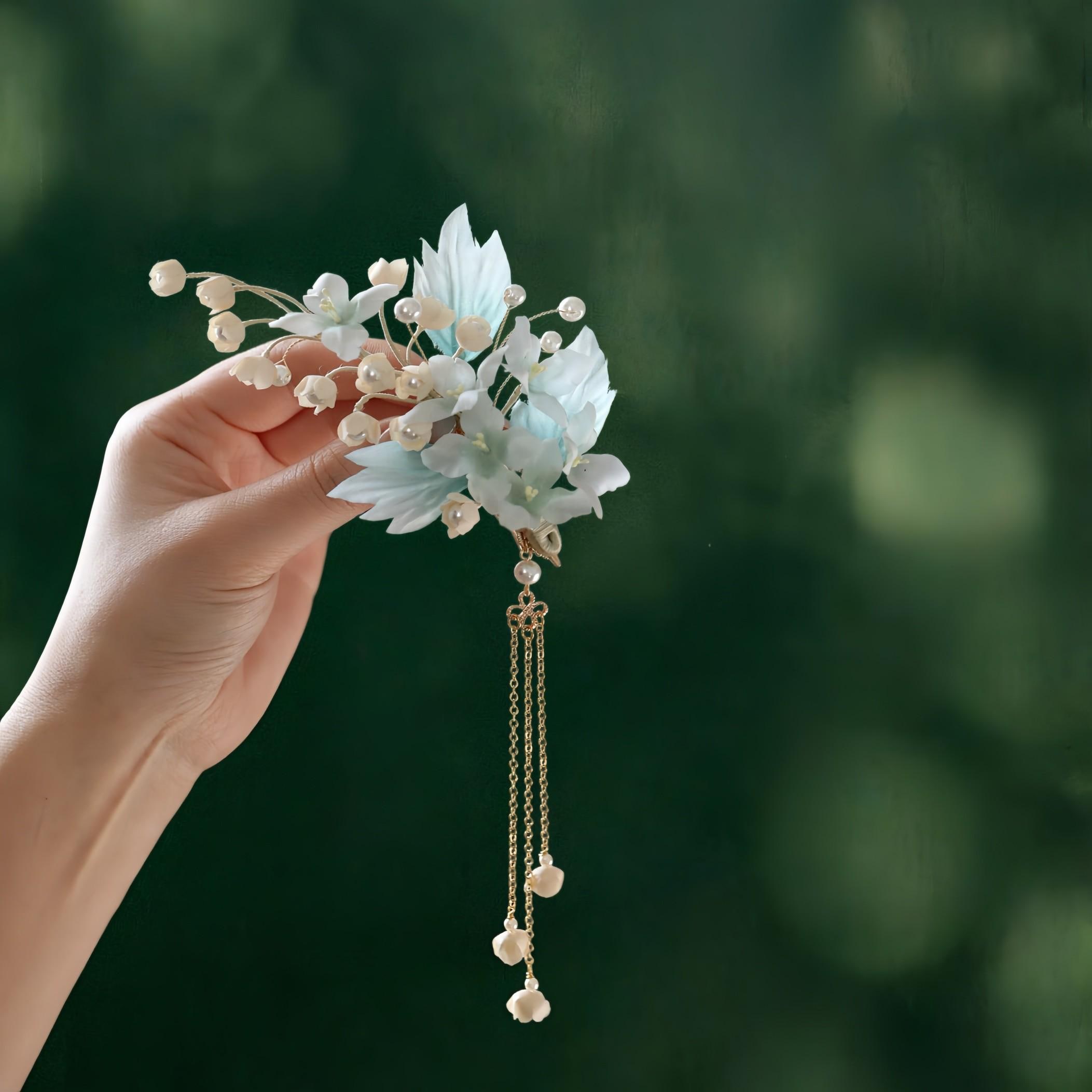 Japanese-style hair accessory set with flower motifs