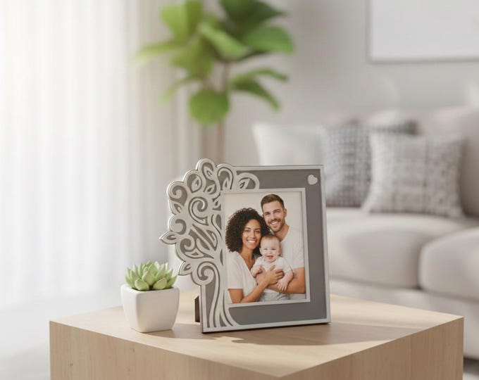 Featured listing image: Personalized Family Tree Photo Frame - Custom Picture Frame 10x15cm