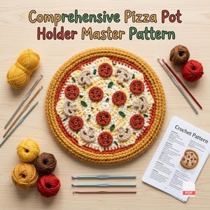 Peut inclure: Un dessous de plat en crochet en forme de pizza ronde avec une croûte dorée, du fromage blanc, des tranches de pepperoni rouges et des champignons beiges. Inclut des pelotes de laine jaune, marron et rouge, des crochets et un patron imprimé.