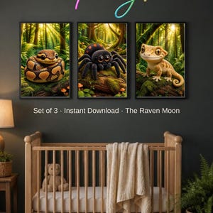 Op de afbeelding: Een set van drie ingelijste wandprints met een opgerolde slang, een zwarte spin en een gekko in een bosrijke omgeving. De tekst luidt Bring Them Home Today! Set of 3 · Instant Download · The Raven Moon.