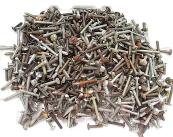 3+ pounds of vintage machine screws - huge lot of hundreds of assorted old rusty salvaged screws with great patina - all metal, some rust