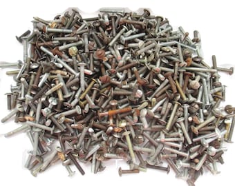 3+ pounds of vintage machine screws huge lot of hundreds of assorted old rusty salvage hardware CLEARANCE