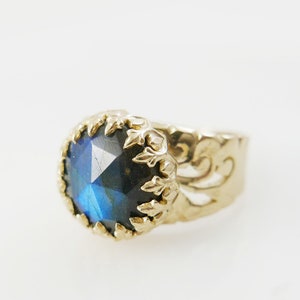 14kt solid gold Labradorite ring.  Labradorite jewelry. 14k real gold Victorian Labradorite ring. Labradorite jewelry, vintage gold ring,