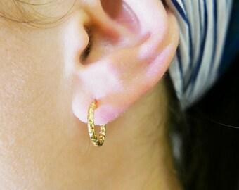 14Kt real yellow Small  hammered  gold hoops earrings. Dainty 14kt yellow gold hoop earrings. huggies earrings. 14kt texture elegant earring