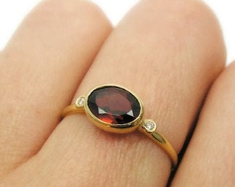 14kt solid gold Garnet ring. diamonds gold ring. 14k real gold Victorian Garnet ring. Garnet jewelry, vintage gold ring, birthday gift