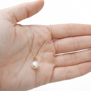 14k gold pearl necklace.  Gold necklace. Pearl gold necklace. bridesmaid gift. Gift idea. Delicate pearl necklace. Classic gold necklace