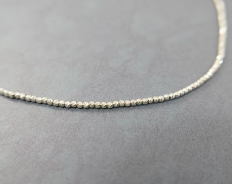 Collar de Oro blanco de 14k. Collar de cuentas brillantes con talla de diamante. Collar de oro, joyas de oro, cuentas de oro, collar de oro macizo, regalo para ella