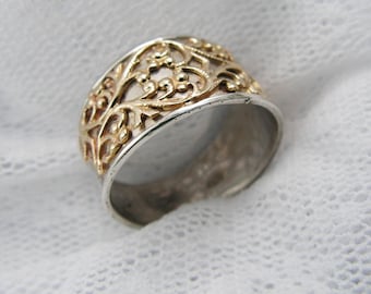 Anillo de encaje, anillo de oro plateado. Anillo de oro floral. Anillo de encaje dorado. Anillo de plata de primera ley. Anillo ancho de oro. anillo plata oro (gsr-7077-979A+B).