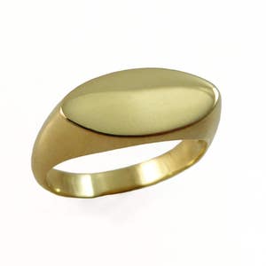 14k Yellow gold ring. signet gold ring. unisex gold ring. women gold ring. women signet ring. women gold ring. gold ring.coin ring
