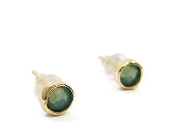 Gold Swarovki earrings- 14k gold 5mm bright green Swarovski stud earrings. Gold post earrings. Dainty earrings. Green gold earrings