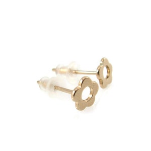 Tiny gold stud earrings. Gold flower earrings. Tiny flat earrings. Flower studs. 6.5mm gold earrings. Minimalist post earrings. 14k earrings