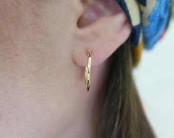 Large 14Kt 18.5 mm real yellow gold hoops earrings. Dainty 14kt yellow gold hoop earrings. thin gold earrings. 14kt texture elegant earring