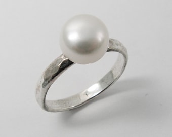 PEARL STERLING silver ring . round pearl ring. sweet water pearl ring. Anniversary gift for her, boho pearl ring. romantic gifts