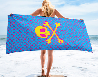 Pop Art Skull & Crossbones Patterned Towel - Blue