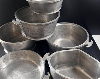 Guardian Service Ware Asador triangular de aluminio martillado, olla holandesa de 2 cuartos y redonda de 3 cuartos