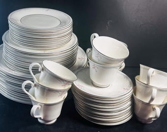 Royal Doulton-anjer_ Bone China_ couvert van 5 stuks. 8 beschikbaar