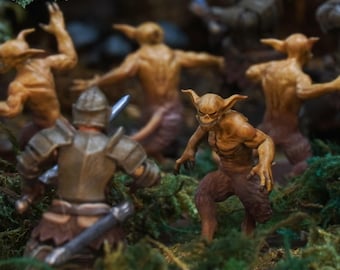 Chicken-Footed Monkey Goblins - 32mm Miniatures