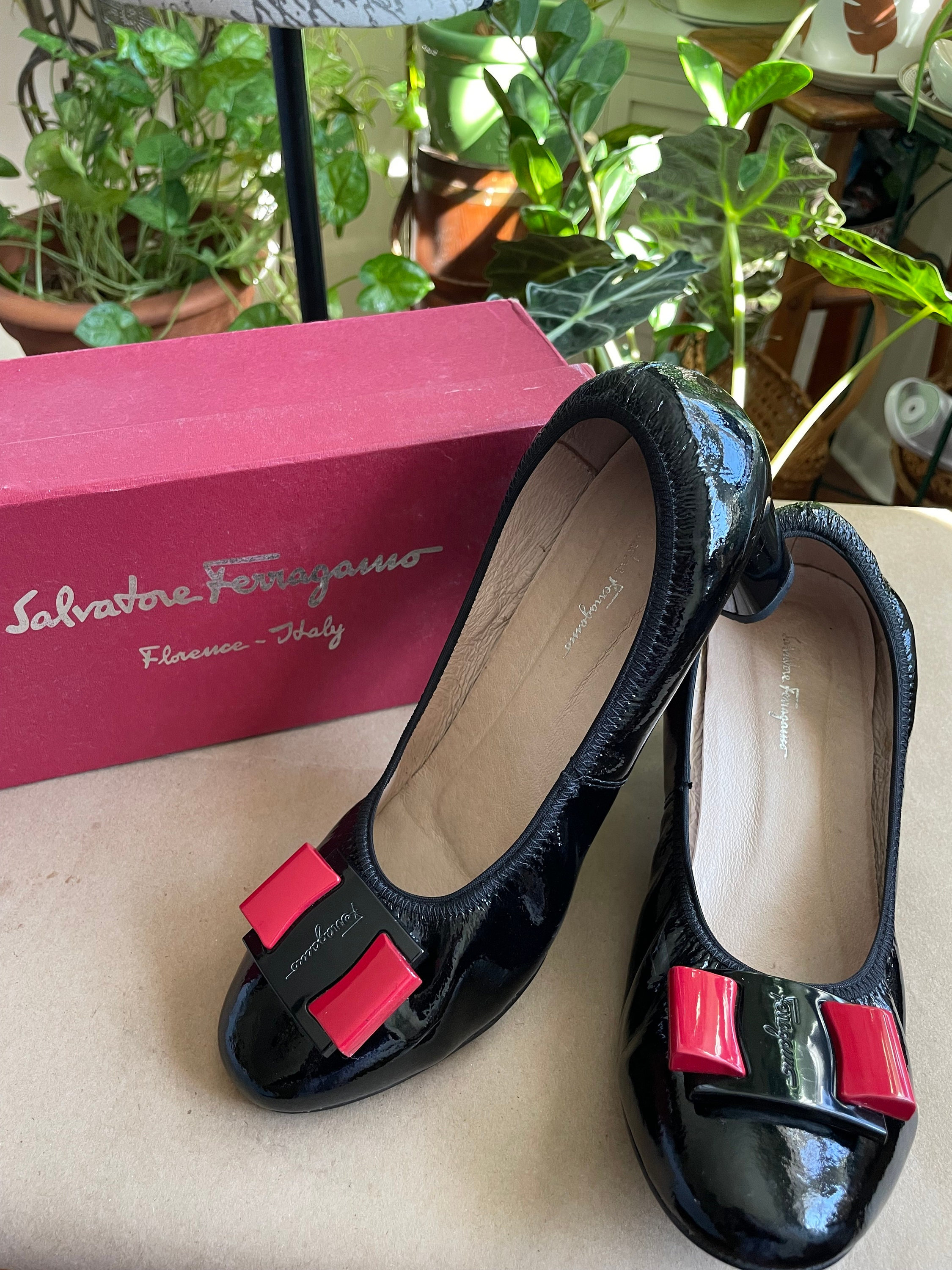 Ferragamo foldable clearance flats