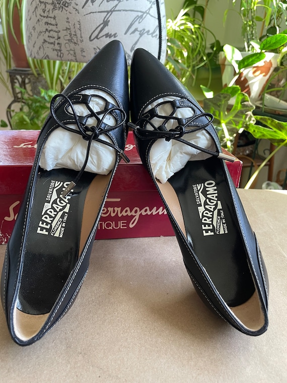 NOS Vintage Salvatore Ferragamo Kitten Heels sz 8