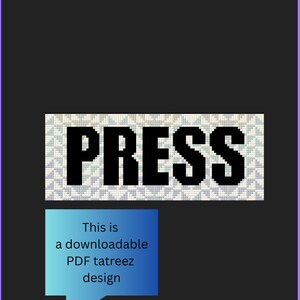 Könnte beinhalten: Ein digitales Design mit dem Wort "PRESS" in fetten schwarzen Buchstaben. Der Text befindet sich vor einem weiß-hellblauen Hintergrundmuster. Eine blaue Sprechblase besagt "This is a downloadable PDF tatrez design."