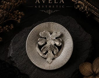Vintage Silver Tone Oak Leaf Scarf Clip Sweater Clip Round Textured Circle