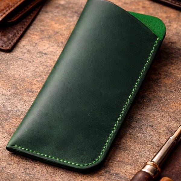 Handmade Crazy Horse Leather Glasses Case – Personalized, Hand Stitched