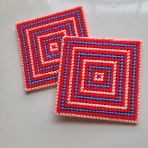 Posavasos artesanales, diseño geométrico multicolor, cuadrados de 10 x 10 cm, doble cara, juego de 2