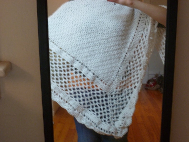 women's shawl image 3