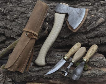 Juego de 4 herramientas para tallar madera con estuche de cuero – Hacha forjada a mano