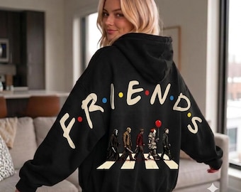 Sudadera con capucha con personajes de películas de terror hombro con hombro, camiseta de terror de edición especial, camiseta divertida de Halloween, regalo unisex para fans de las películas de terror.