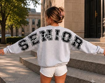 Sudadera personalizada para mayores de 27 años, top deportivo personalizado con estampado grande en la espalda y efecto desgastado, camiseta con texto grande y llamativo de hombro a hombro, regalos para mayores de 27 años