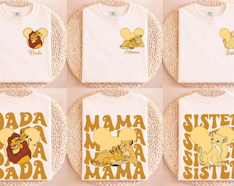 レトロな両面プリントのカスタムライオンキングファミリーTシャツ、ママとパパのお揃いTシャツ、ディズニーサファリシャツ、アニマルキングダムシャツ、ディズニーファミリーバケーションシャツ