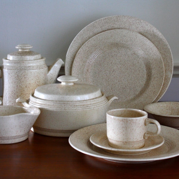 Homer Laughlin Country Sage Dinnerware Set, 28 pieces