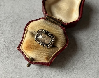 Antique Mourning Jewelry – 9ct Gold Hairwork Brooch