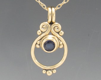 Pendentif en or jaune 14 carats avec saphir bleu de 5,5 mm, chaîne en or de 18 po. - Pendentif unique en son genre fait main, fabriqué aux États-Unis avec livraison gratuite !