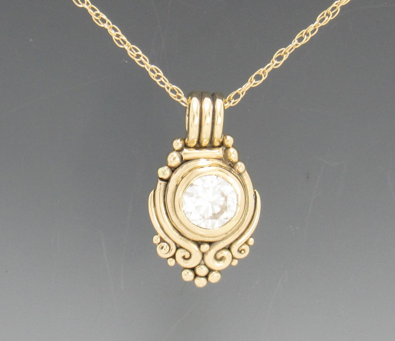 14k Yellow Gold Pendant with 8 mm Round Moissanite, 1.60 ct. 18 Gold Chain One of a Kind Pendant Made in the USA with Free Shipping. immagine 2