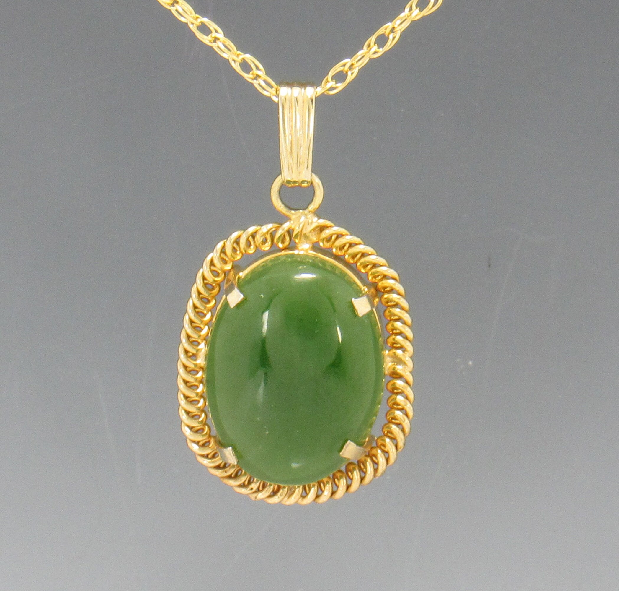 Vintage YGF Jade Pendant With 18